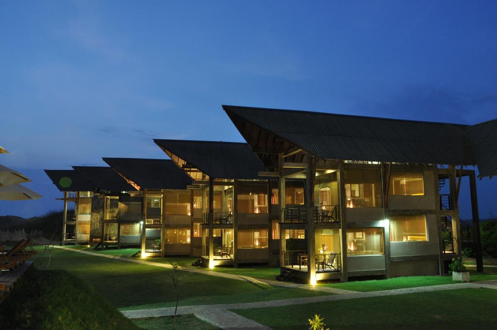 Laya Safari Resorts & Spa Yala Esterno foto