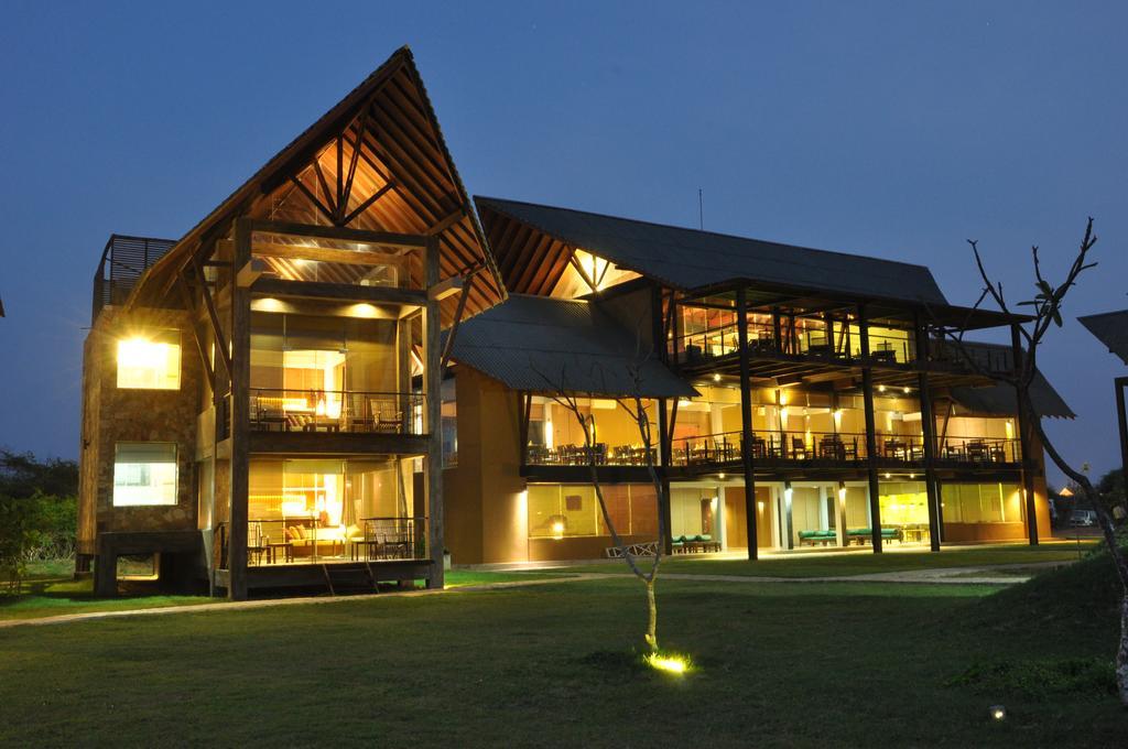 Laya Safari Resorts & Spa Yala Esterno foto
