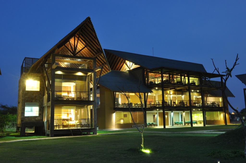 Laya Safari Resorts & Spa Yala Esterno foto