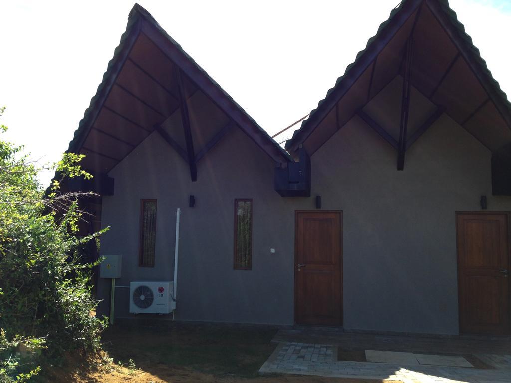 Laya Safari Resorts & Spa Yala Esterno foto