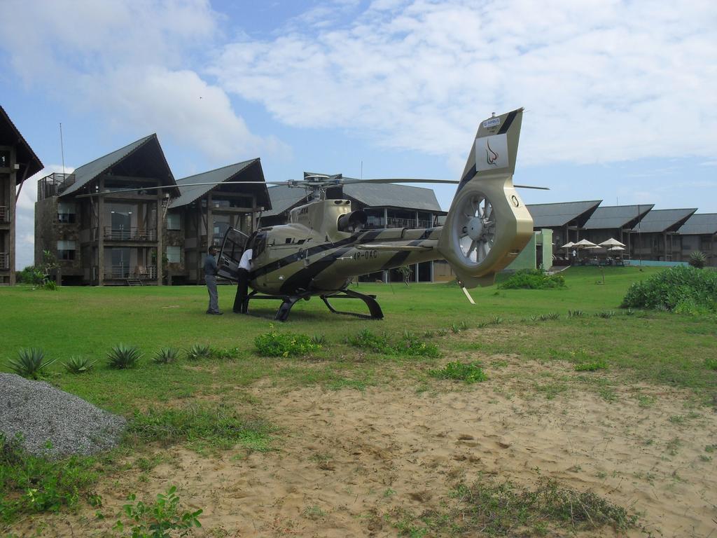 Laya Safari Resorts & Spa Yala Esterno foto